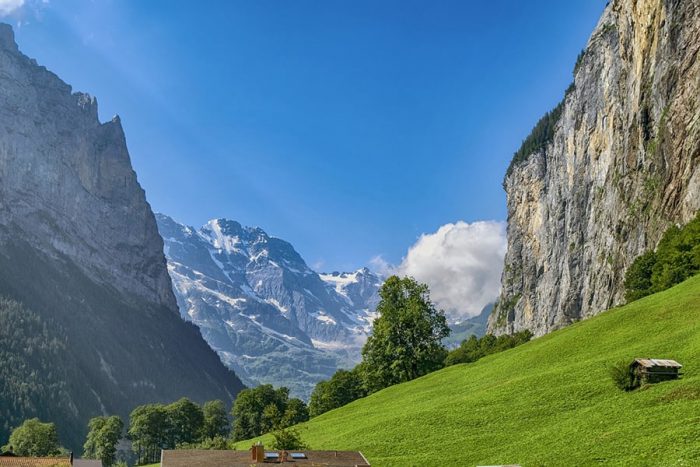 dolina Luterbrunnen je znana po strmih pečinah na obeh straneh