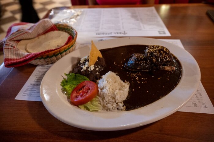 mehiška hrana: Piščanec v omaki mole