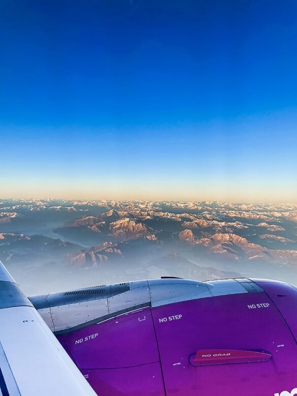pogled iz letala na Alpe