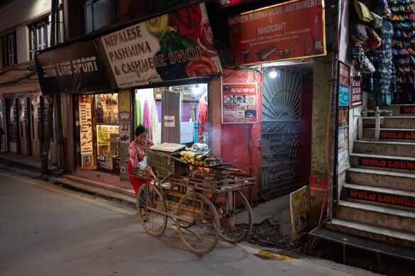 ulična prodajalka v Thamelu, Katmandu