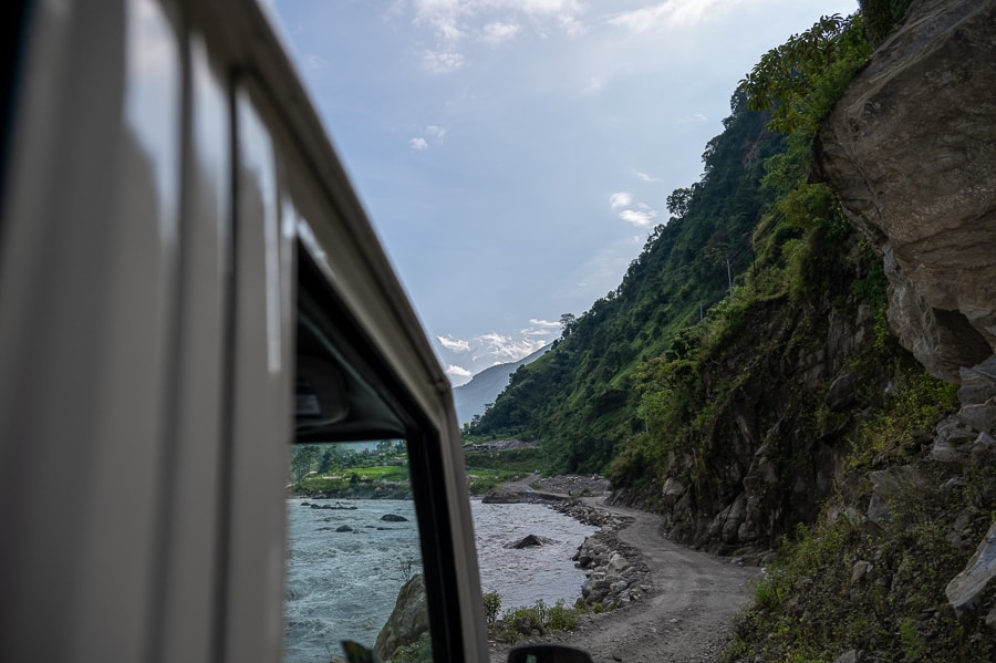 cesta Besisahar - Manang z jeep-om