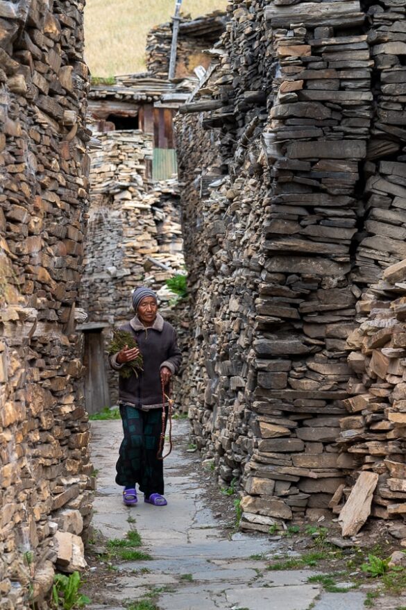 domačin v nepalski vasici