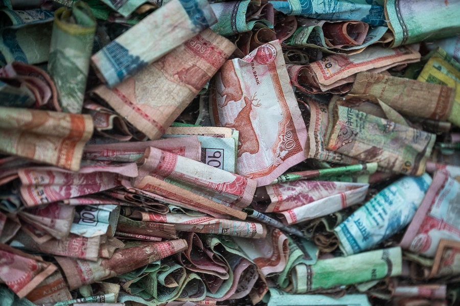 bankovci - nepalska rupija