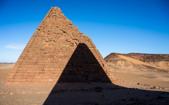 senca ene piramide na drugi. Sudanske piramide v Karimi