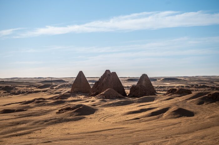 Sudanske piramide v Karimi, pod Jebel Barkalom