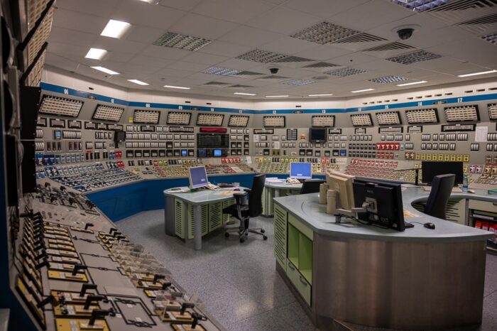 Simulacijska komandna soba - tu se učijo, kako upravljati z reaktorjem