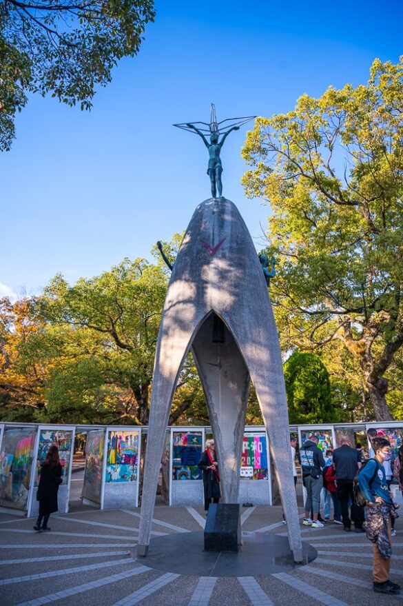 Children's Peace Memorial - spomenik deklici Sadako