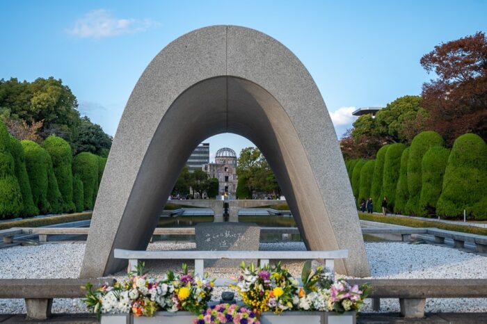 Kenotaf - spomenik vsem žrtvam jedrske bombe v Hirošimi