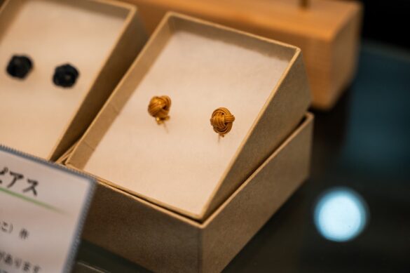 Japonska Kyushu Beppu Lahkih nog naokrog © copyright -4 Uhani iz bambusa