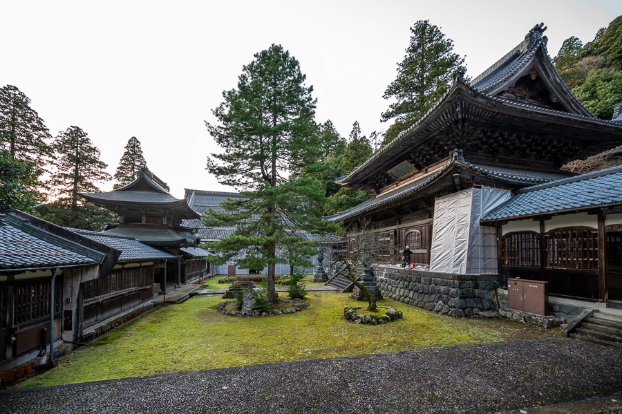Tempelj Najlepši budistični tempelj na Japonskem: tempelj Eiheiji - Lahkih nog ...