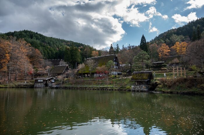 muzej na prostem s tradicionalnimi japonskimi hišami Hida Folk Village, Takayama