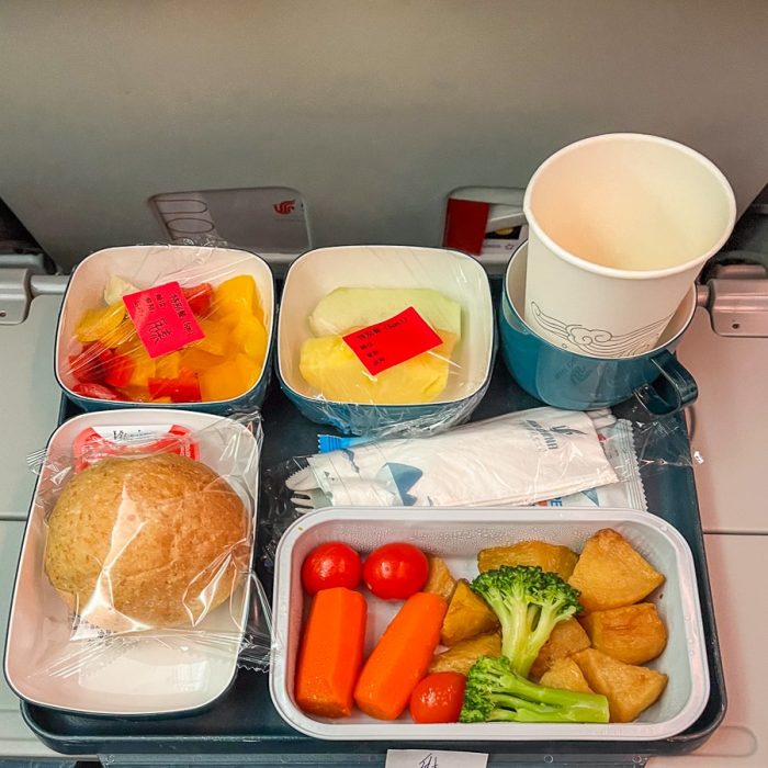 skromen vegetarijanski obrok na letu z AirChina