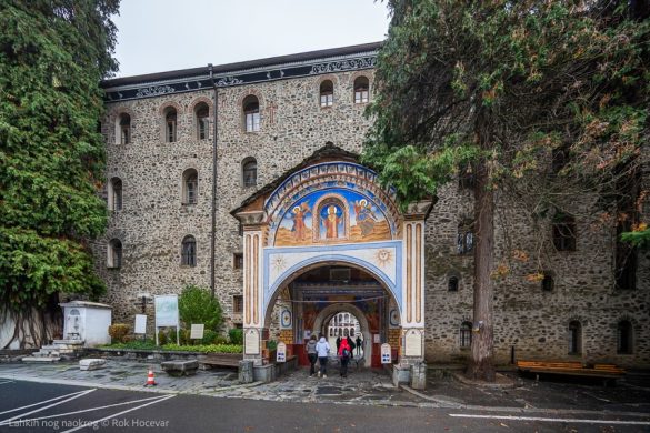 bolgarija copyright © Lahkih nog naokrog ®-15 Vhod v Rilski samostan