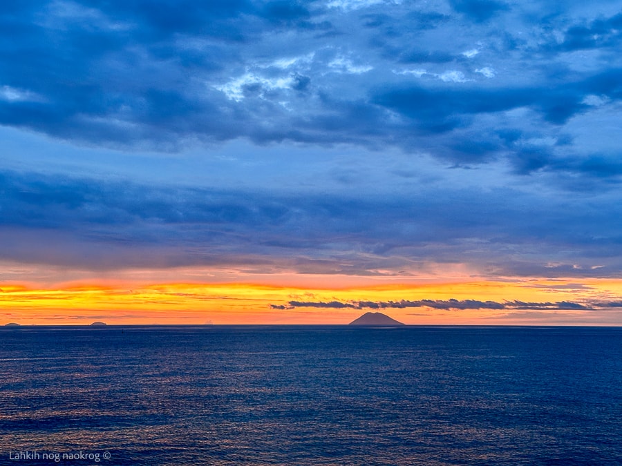 Stromboli v sončnem zahodu