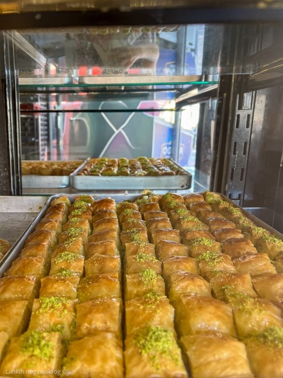 turcija k copyright © Lahkih nog naokrog ®-29 Baklava!