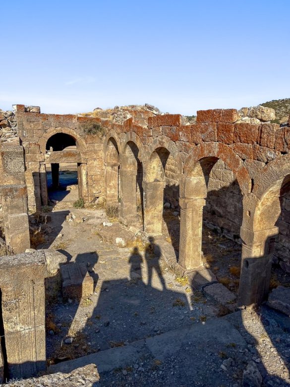 turcija k copyright © Lahkih nog naokrog ®-38 Ostanki zgodnjekrščanske cerkve v Uckuyu