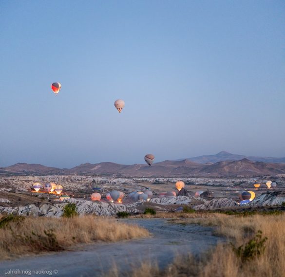 turcija overland copyright © Lahkih nog naokrog ®-24 Jutro v Kapadokiji - vzlet balonov